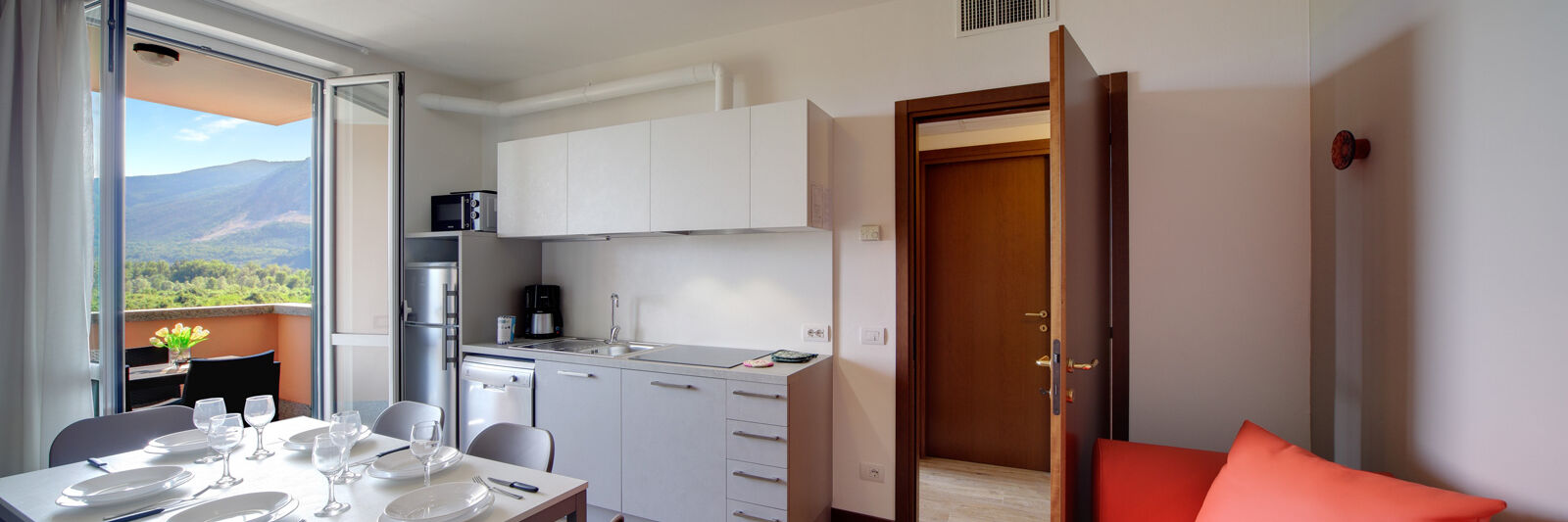 TRILOCALE 47/50 M² VISTA LAGO